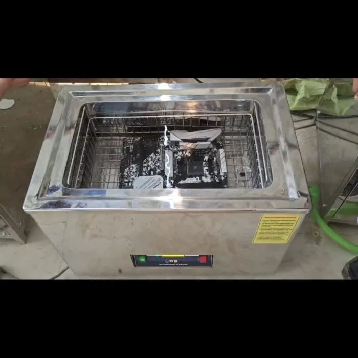 PCB flux removal